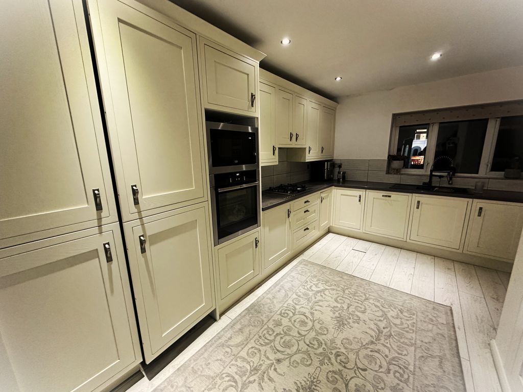 Property photo 2 of 5 Gallery