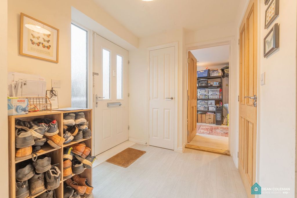 Property photo 3 of 21