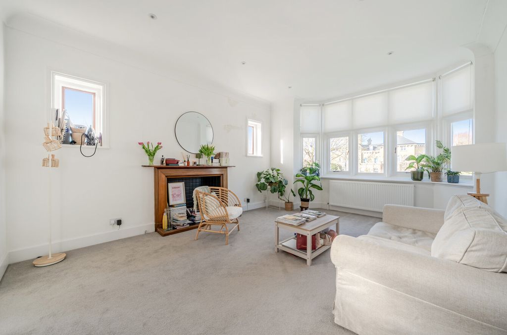 Property photo 2 of 8 1428978-7-69B191d...