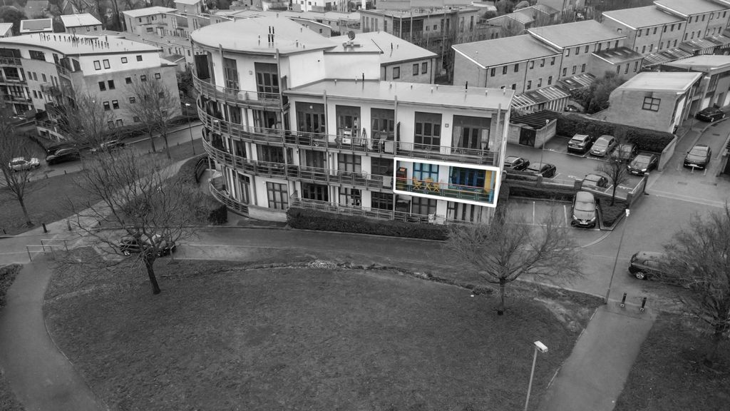 Property photo 2 of 17 4798123