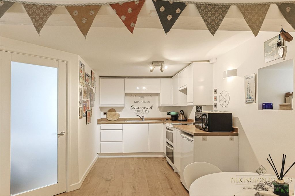 Property photo 2 of 12 4274391