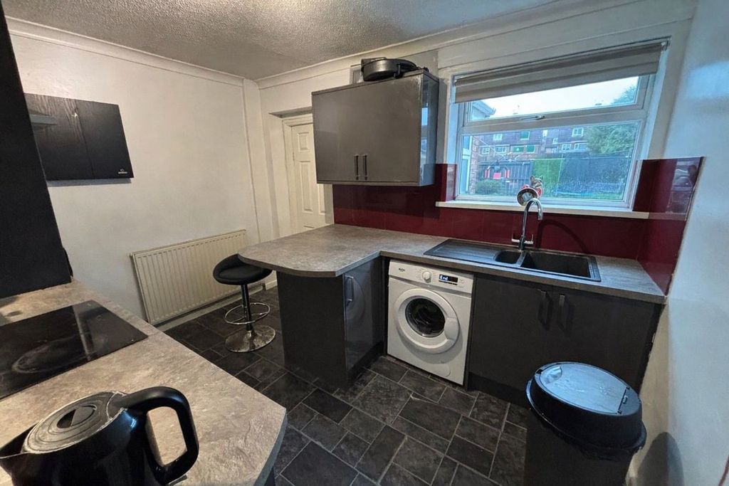 Property photo 3 of 8 Photograph 3