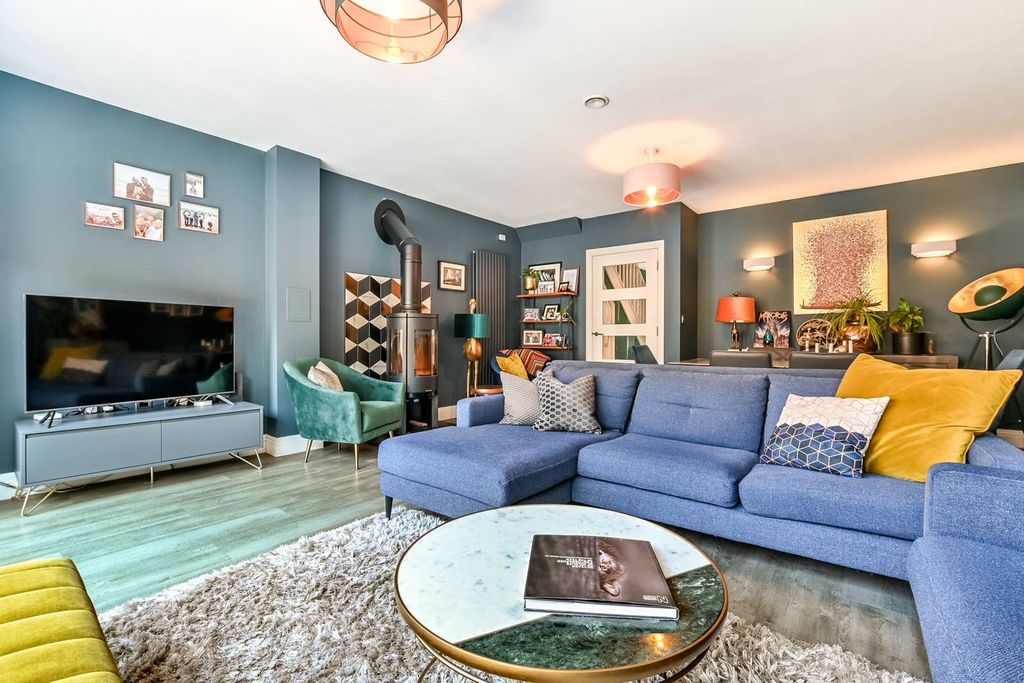 Property photo 1 of 31