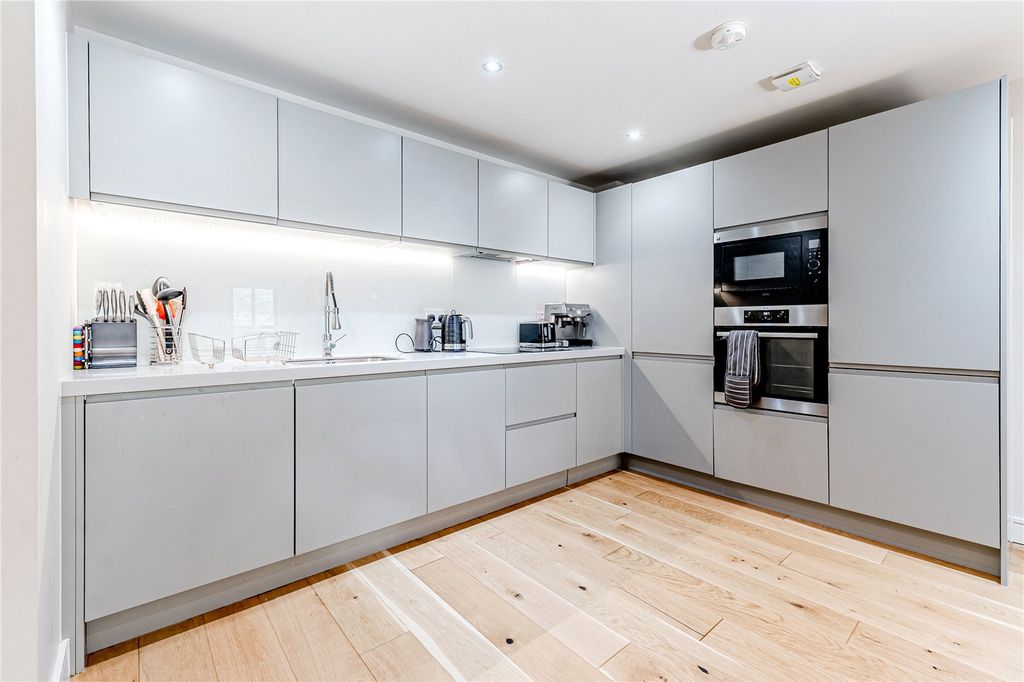 Property photo 3 of 15 Kitchen
