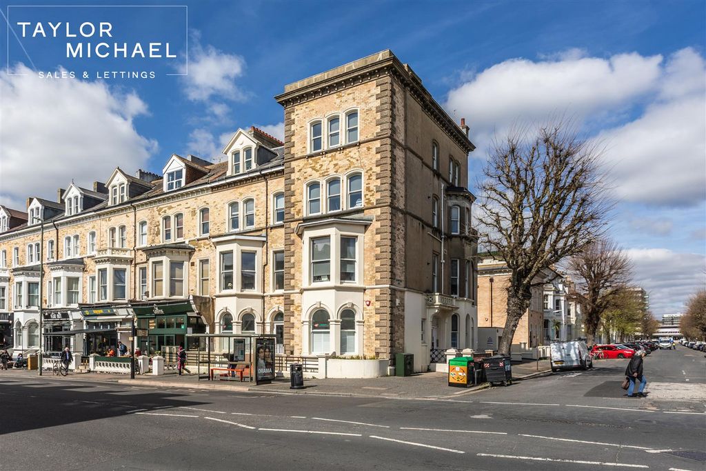 Property photo 1 of 12 External