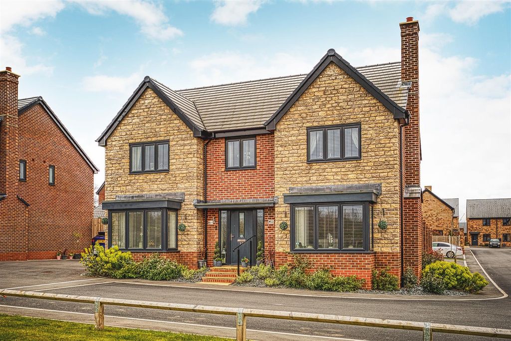 Additional image 20 of 5 bed detached house for saleBrettingham Drive, Kedleston Grange, Allestree DE22