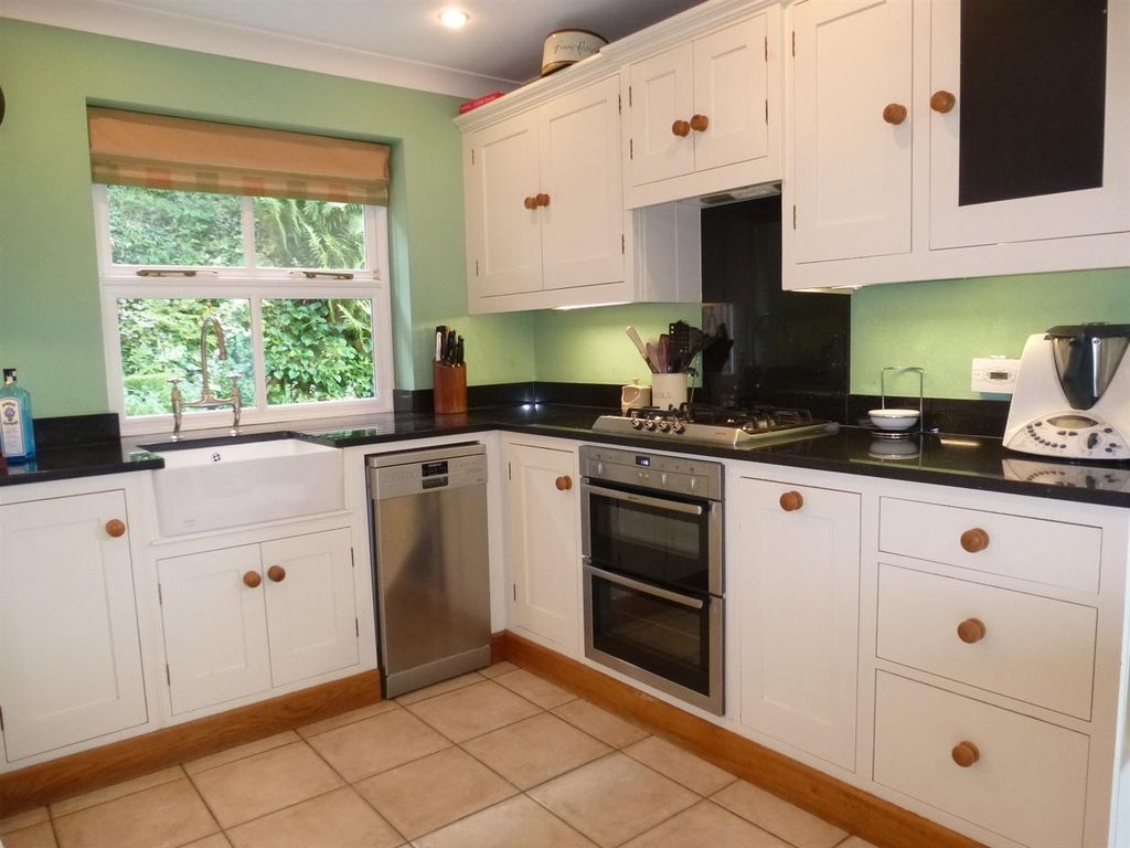 Property photo 2 of 14 Hawthorn Cottage Kitchen 2.Jpg