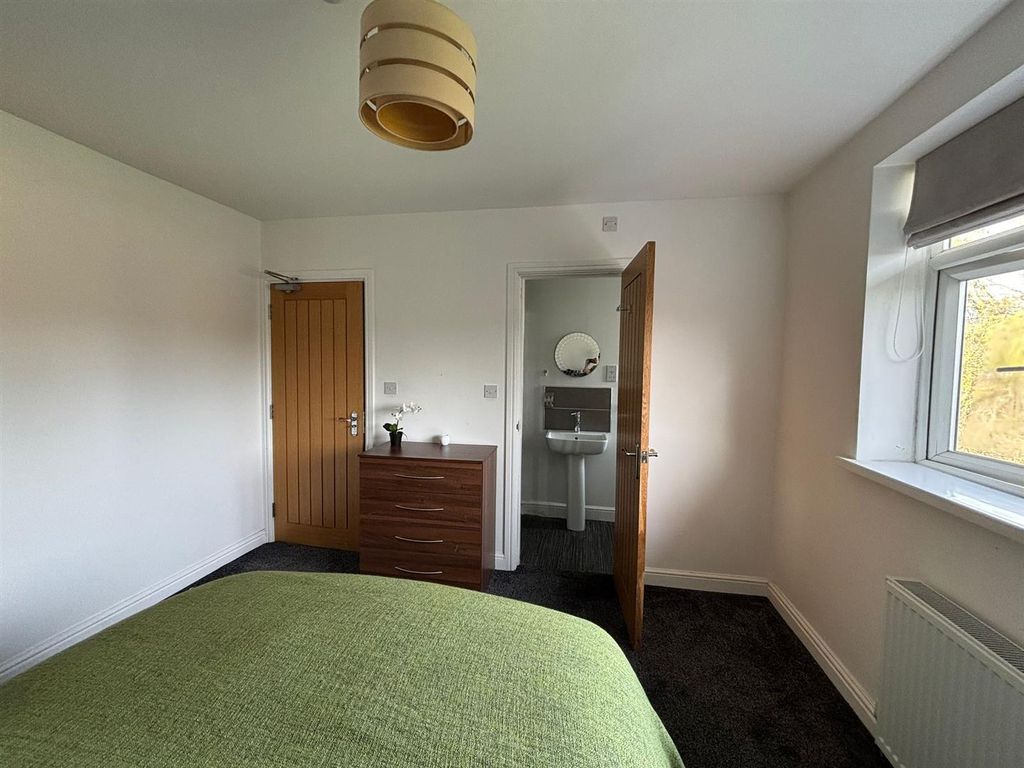 Property photo 2 of 12 Img-20260320-Wa0010(1).Jpg