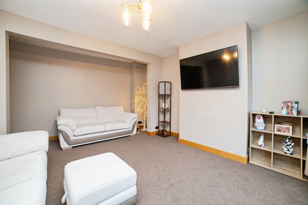 Property photo 3 of 22 Pbox-Img.Jpg