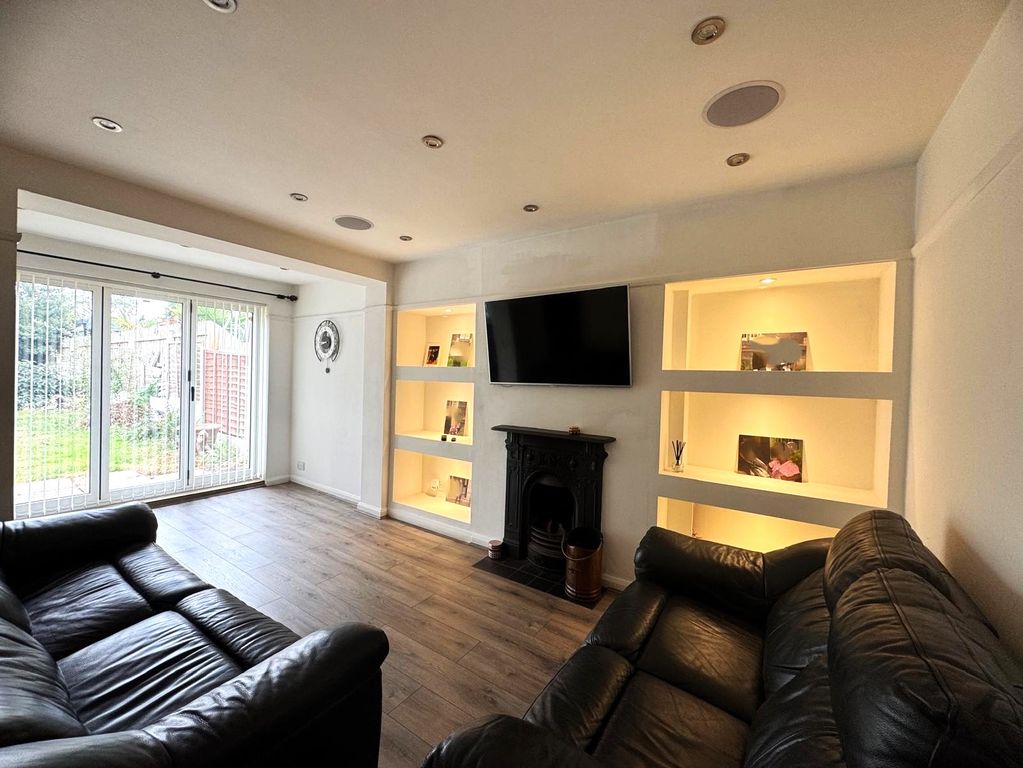 Property photo 2 of 19 Rear Reception Room