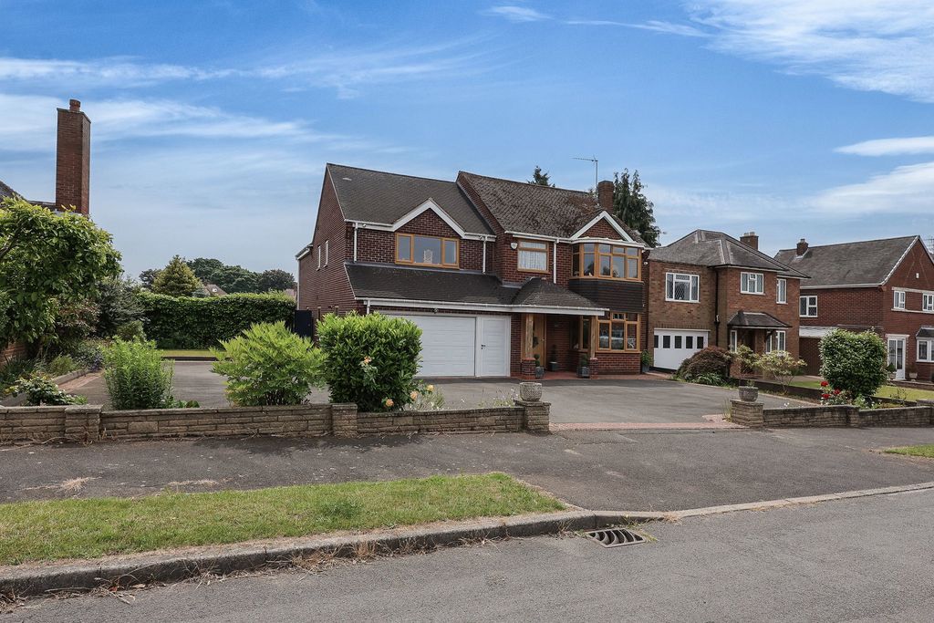 Property photo 1 of 67