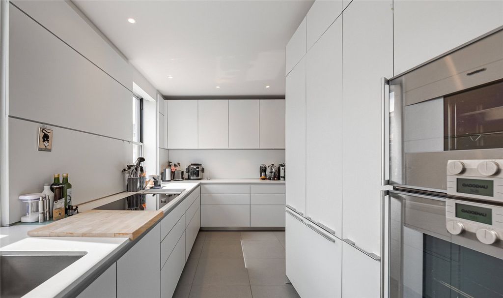 Property photo 2 of 12 Picture No. 15