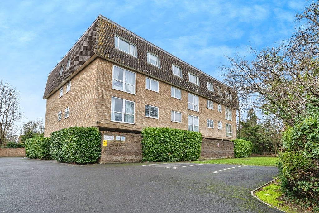 Property photo 1 of 17