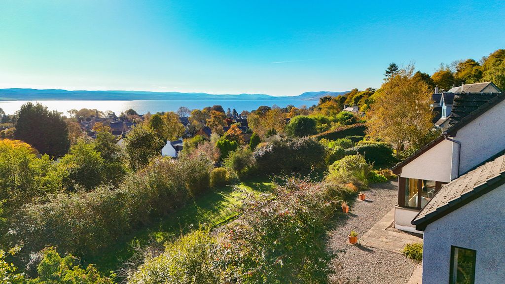 Property photo 2 of 47