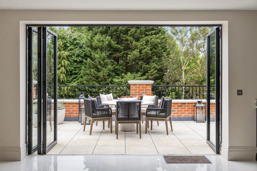 Additional image 12 of 3 bed flat for saleCholbury Place, London Road, Ascot SL5.