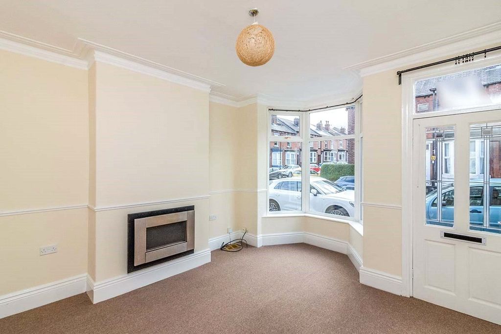 Property photo 2 of 10 Lounge