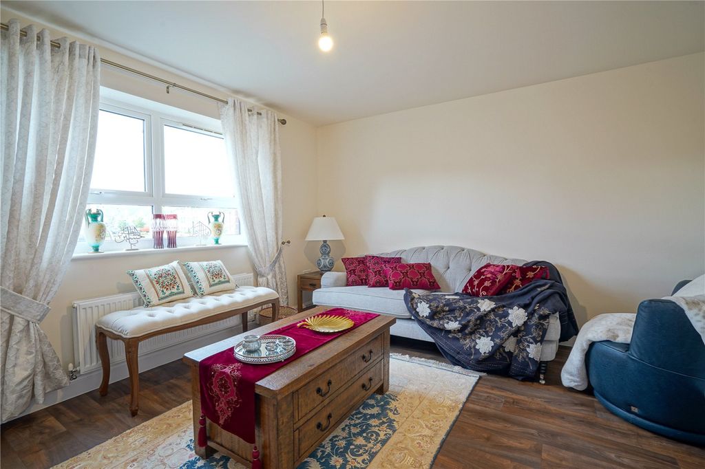Property photo 3 of 16 Picture No. 06