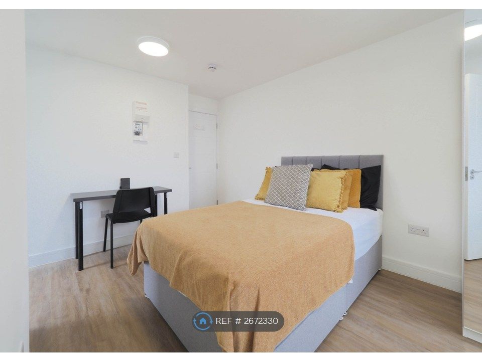 Property photo 3 of 10 Bedroom