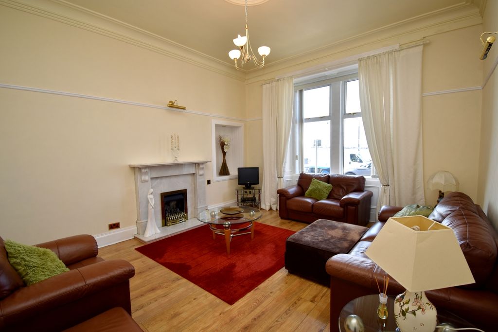 Property photo 2 of 28