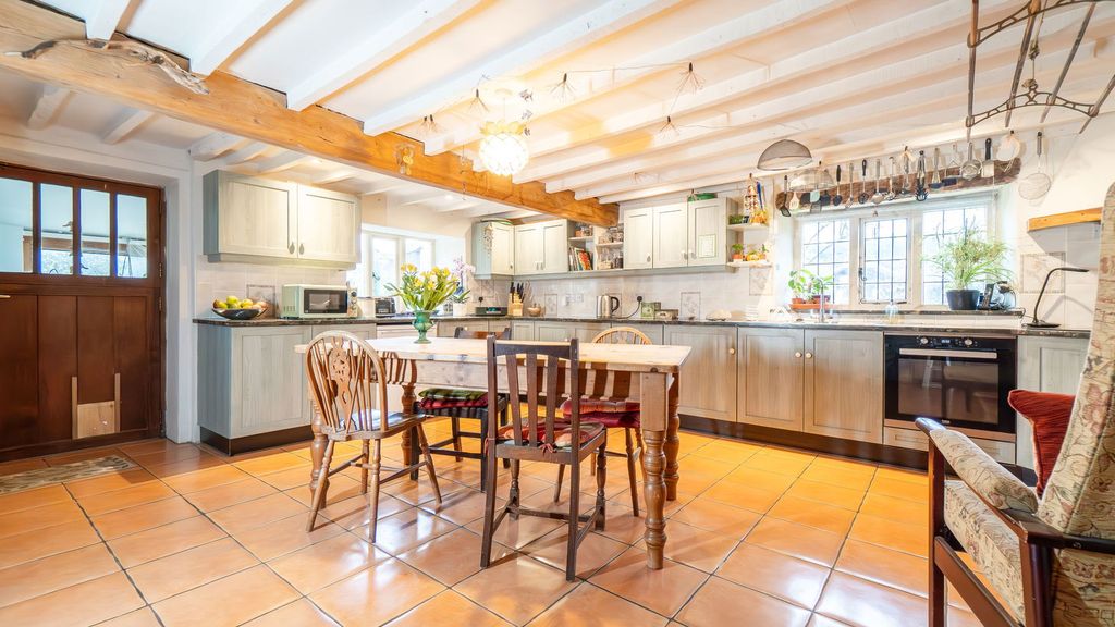 Property photo 2 of 26