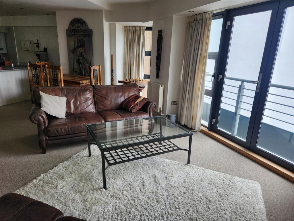 Property photo 3 of 7 2124.Jpg