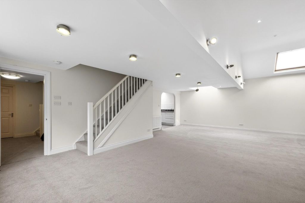 Property photo 1 of 17 Pnmb0555.Jpg