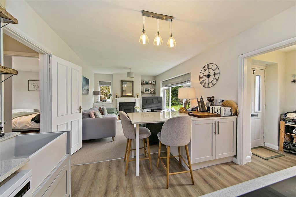 Property photo 3 of 18 Picture No. 06