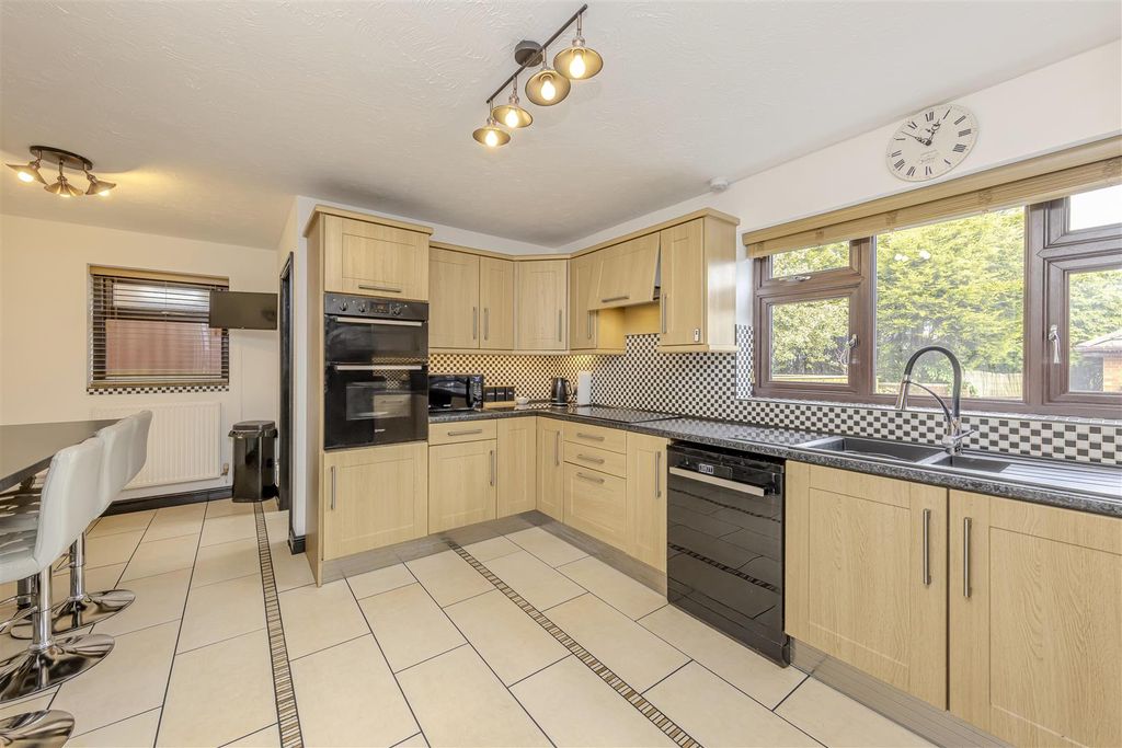 Property photo 3 of 66 Kitchen