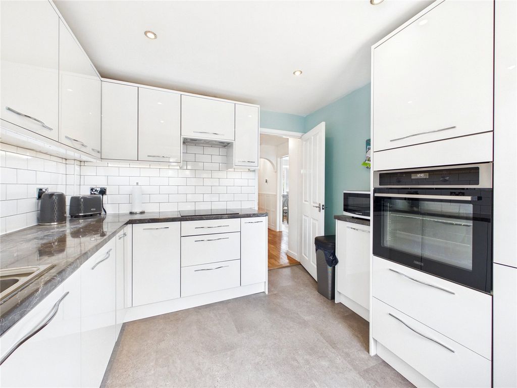 Property photo 3 of 15 Kitchen