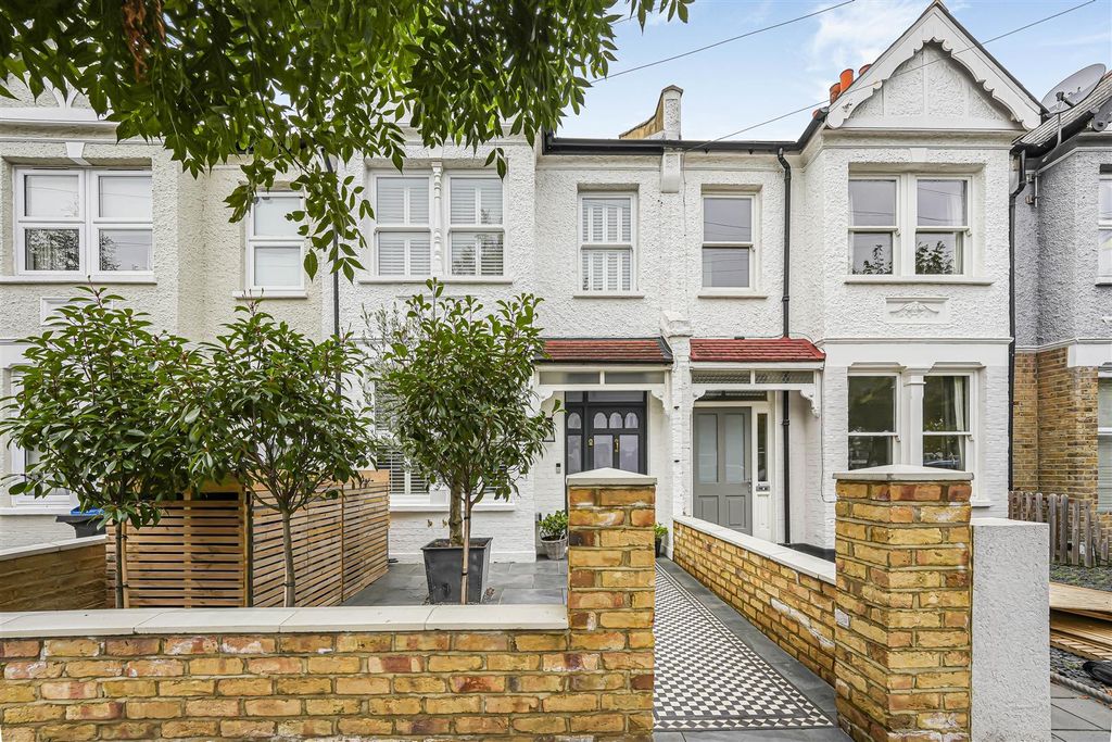 Property photo 2 of 18 External