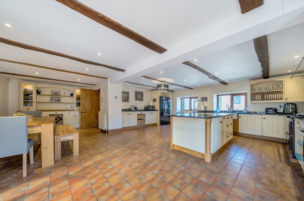 Property photo 3 of 41 1281793-20-68272F...