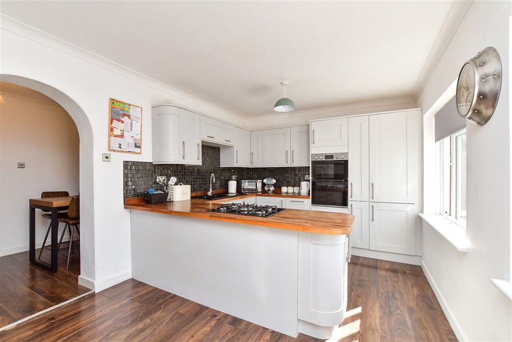 Property photo 3 of 26 Kitchen/ Lounge