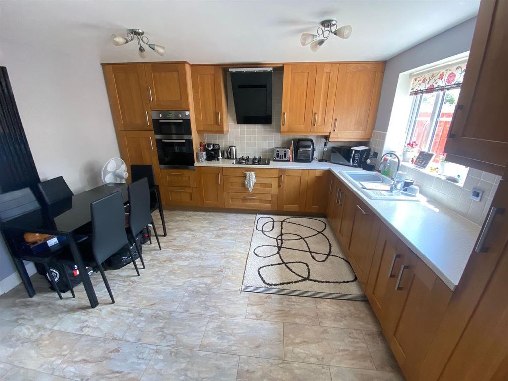 Property photo 3 of 12 3.Jpg
