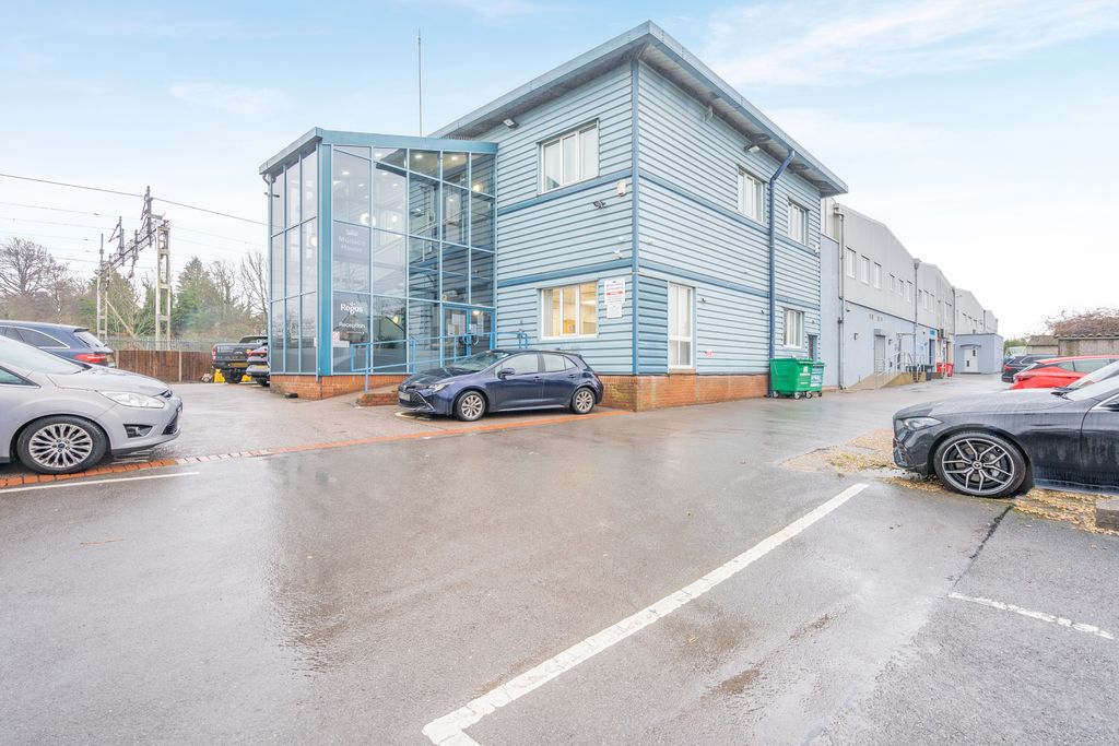 Property photo 1 of 8 Monaco House, 1 Monaco Way, Station Road, Kings Langley, Hertfordshire, Wd4 8Lq