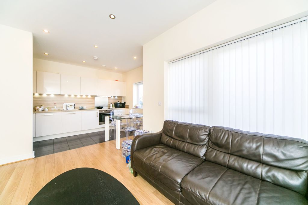 Property photo 2 of 12 9F4893B1-25c3-4F68-B