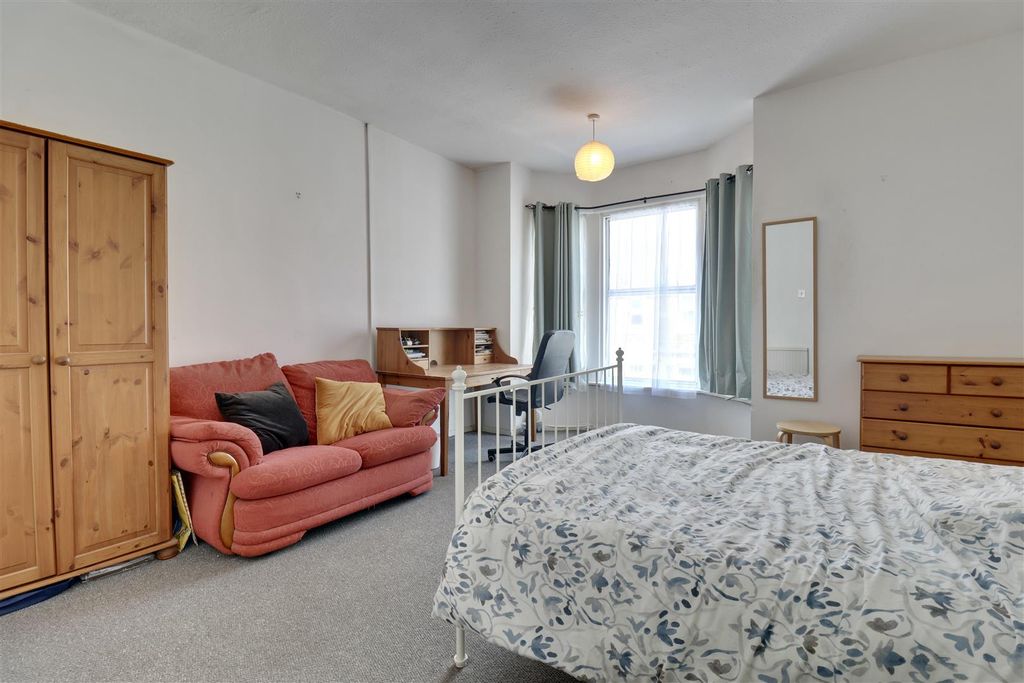Property photo 1 of 16 0F5B5Fa5-25Da-4E86-9E9F-275Ef1Eb7Af9_1_201_A.Jpeg