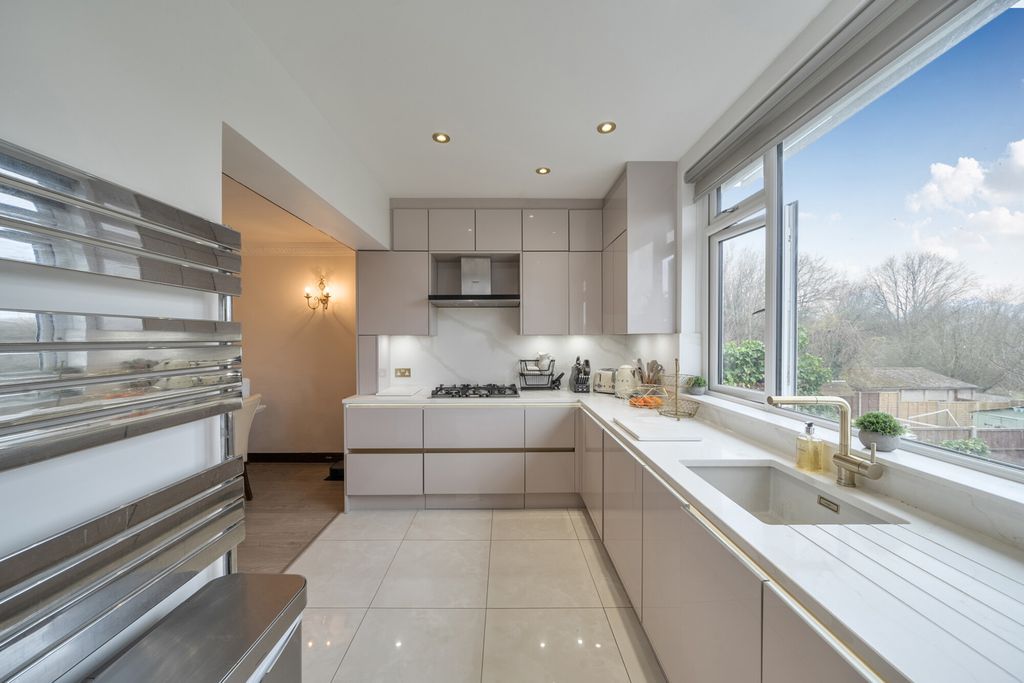 Property photo 2 of 24 1421119-13-69Aabf...