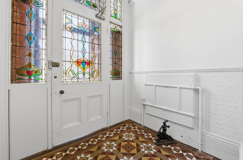 Property photo 3 of 23