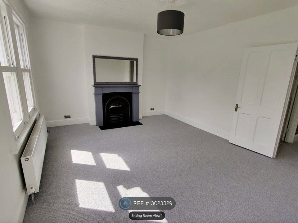 Property photo 2 of 10 Living Room