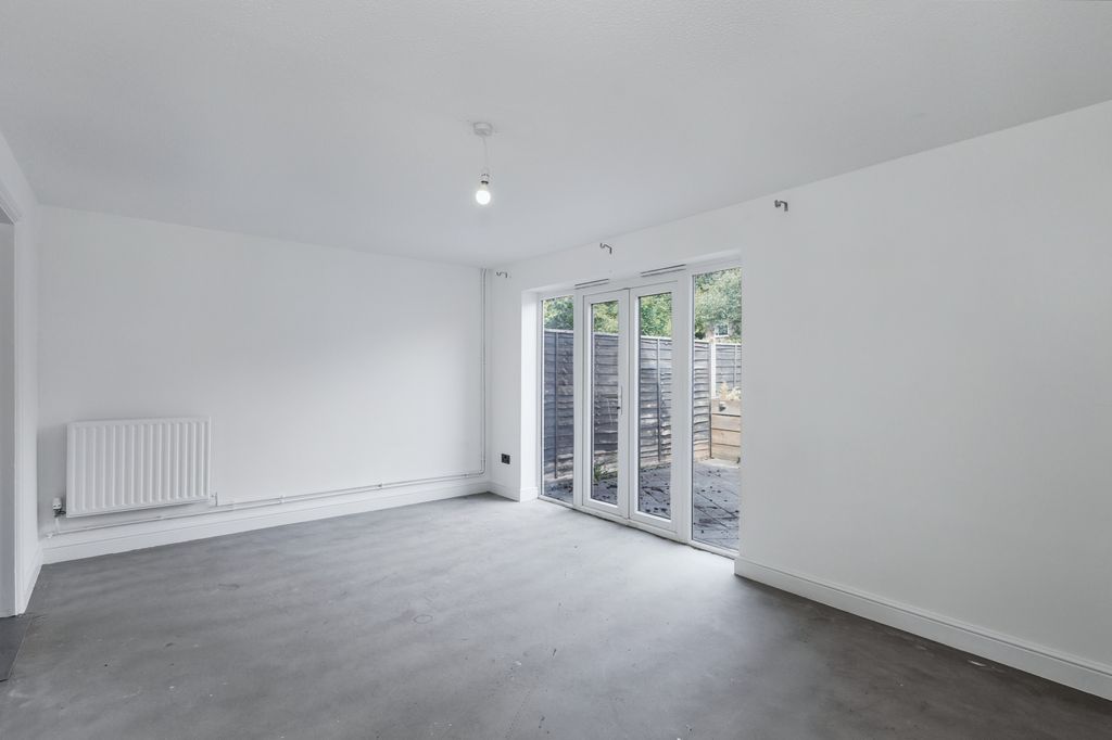 Property photo 3 of 20 16 Nash Drive, Abingdon, Oxfordshire Ox14 5Pt