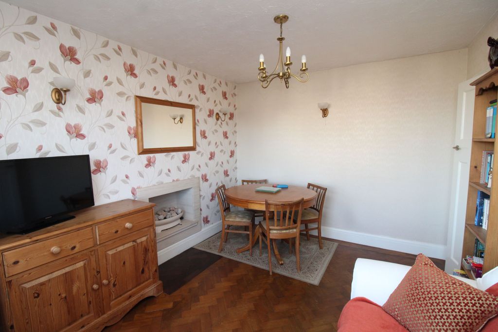 Property photo 2 of 29
