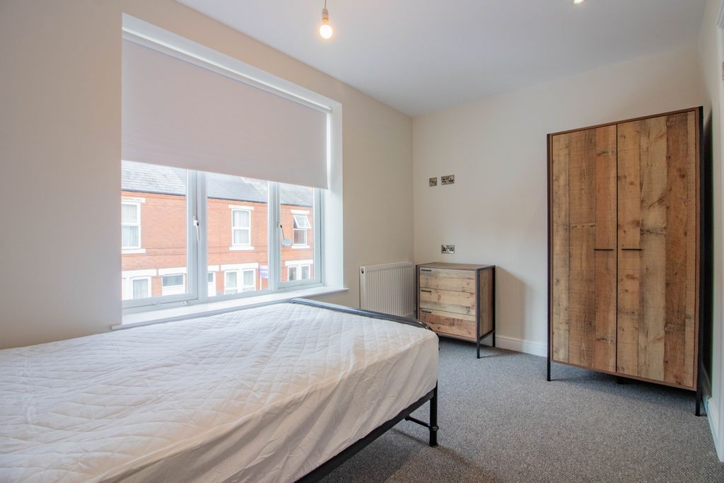 Property photo 2 of 7 E-2