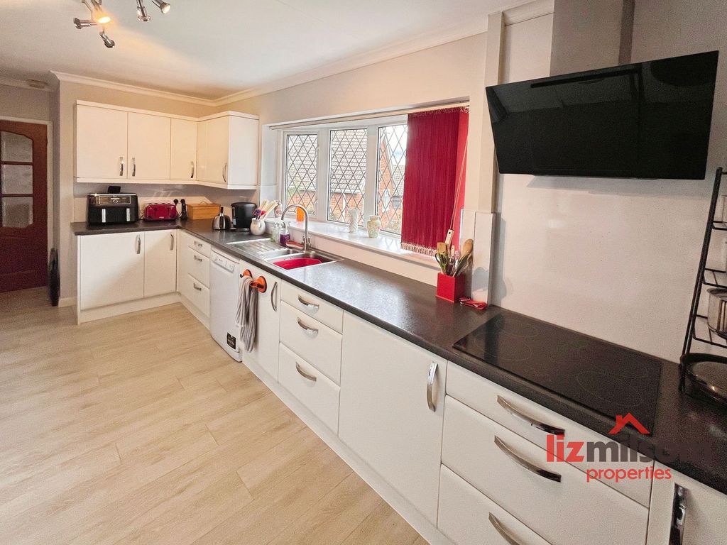 Property photo 2 of 38