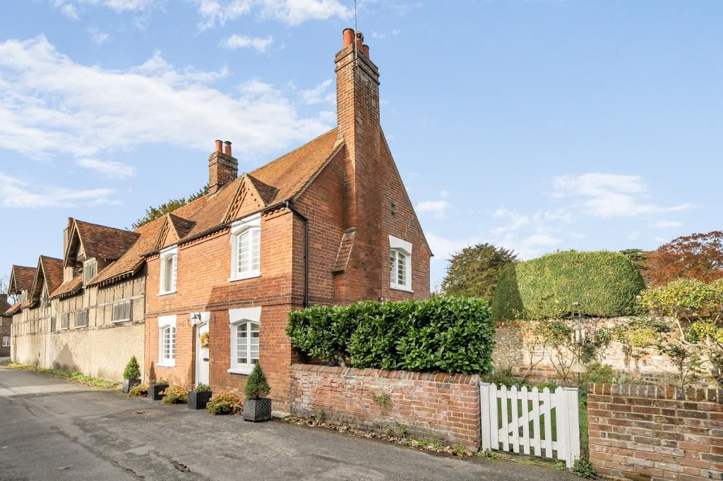 Property photo 2 of 23 Front Aspect