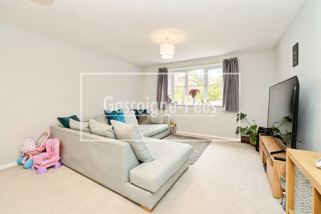 Property photo 2 of 9