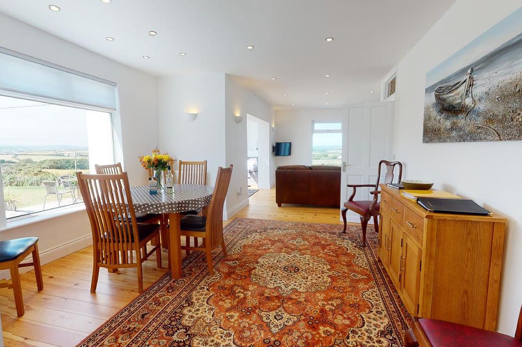Property photo 3 of 45 Dining Room