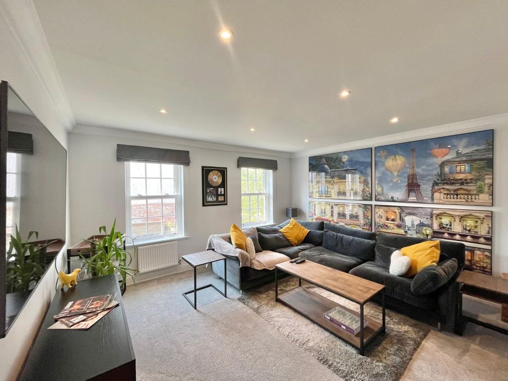 Property photo 3 of 28 Cambridge Mews- Lounge .Jpg