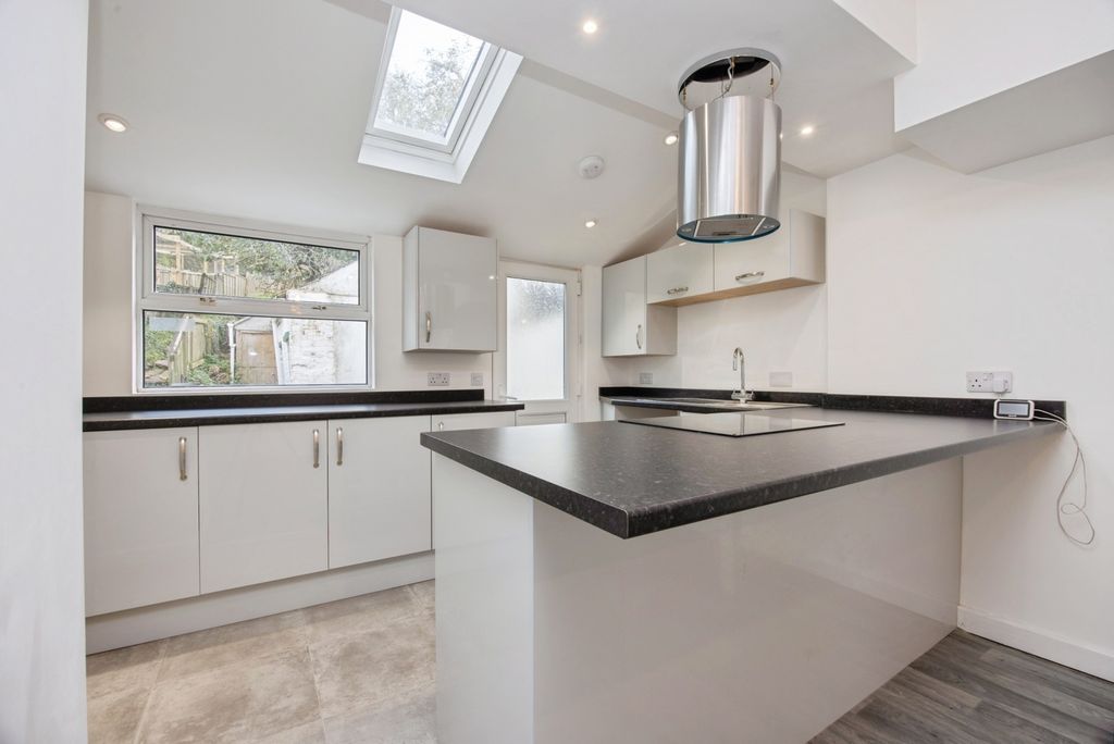 Property photo 2 of 17 Photo