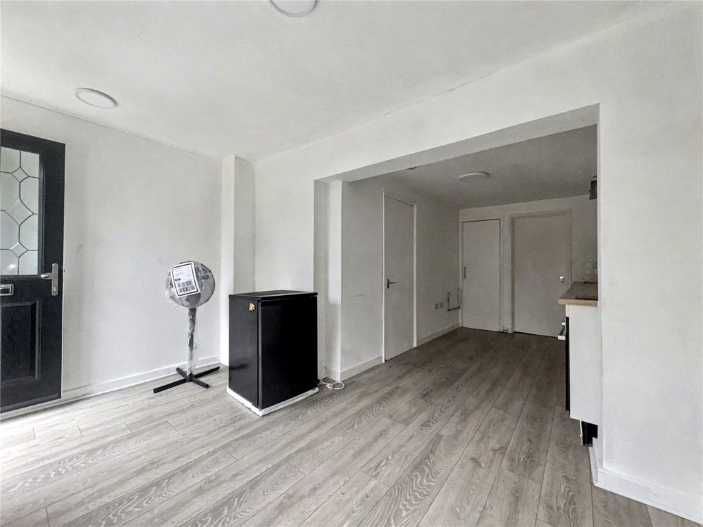 Property photo 3 of 8 Picture No. 08