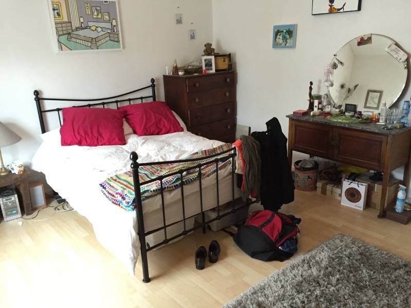 Property photo 3 of 18 Spacious Double Bedroom With Ample Storage...